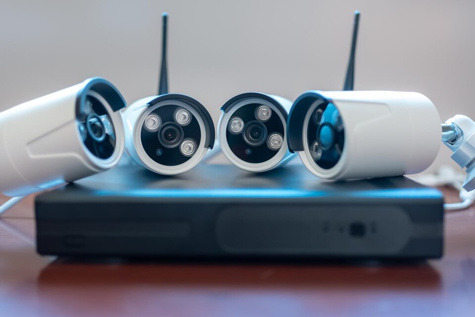 Pros and cons of wired and wireless CCTV systems